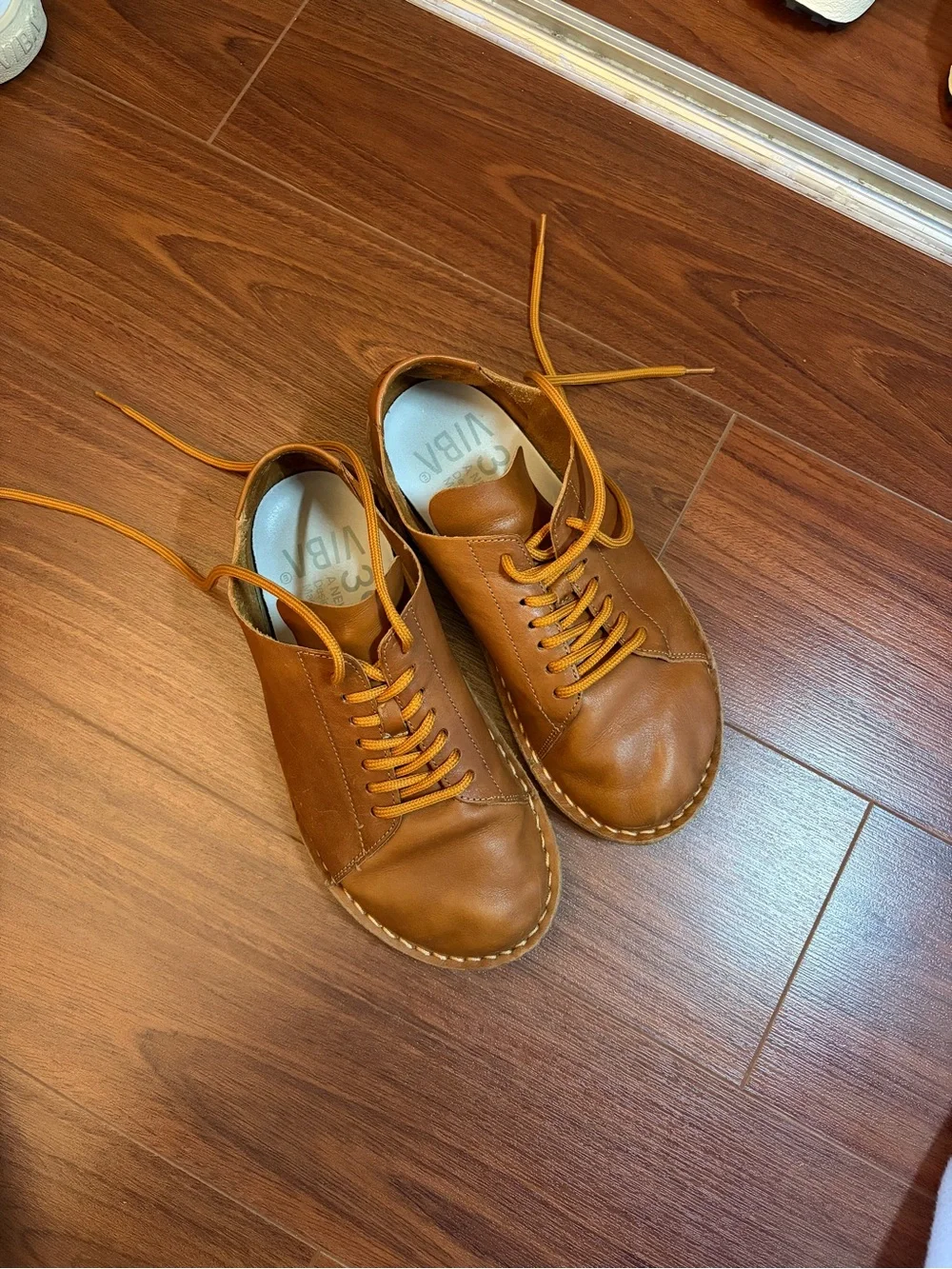 Vibae Unisex Tan Leather Casual Lace-Up Shoes EU39 W9 W6